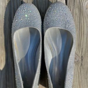 Hot cakes sparkle bling flats